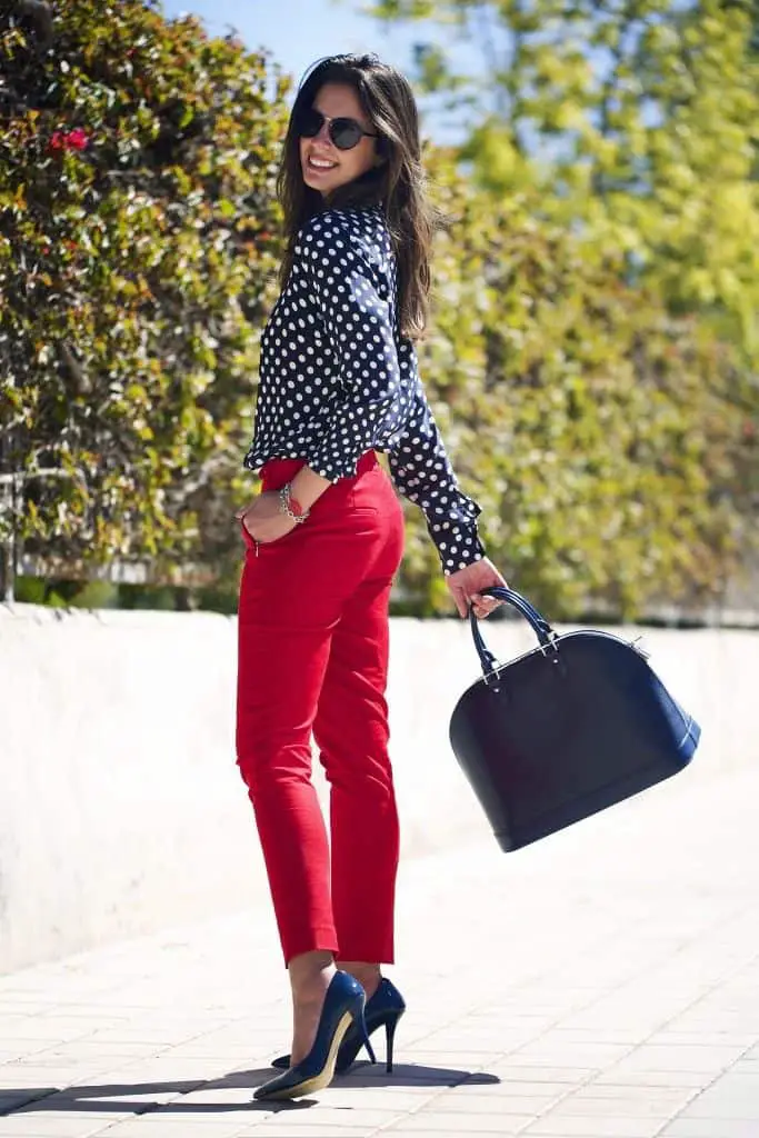 Cómo Combinar un Pantalón Rojo? — [ 19 Looks ]