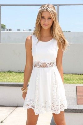vestidos blancos cortos con tenis